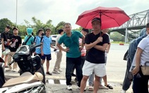 Xếp hàng cả buổi không mua được vé trận Việt Nam - Singapore