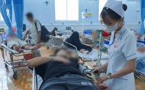 Vụ ngộ độc thực phẩm sau khi ăn bánh mì Hồng Ngọc: Khen thưởng đột xuất y bác sĩ Bệnh viện Quân y 120