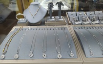 Mạo danh Công ty SJC thu mua kim cương từ PNJ, Kim Lý