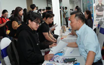 Sinh viên TP.HCM tiếp cận doanh nghiệp tại Ngày hội tuyển dụng - việc làm 2026