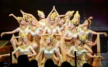 Trầm trồ với đại sử thi sân khấu đậm đặc chất Việt 'Đất nước thiên hùng ca'