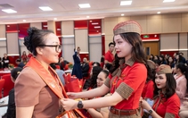Hãng bay đua 'săn đón' tiếp viên: Lương trên 20 triệu/tháng