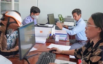 Cà Mau lập tổ lưu động giải quyết thủ tục hành chính tại nhà cho người yếu thế