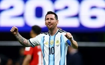 Messi gây bất ngờ ở đội hình tiêu biểu vòng 16 đội