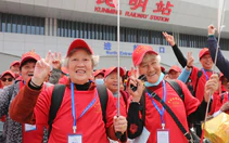 Nhiều tỉnh thành Trung Quốc chuyển từ 'giành' người trẻ sang thu hút người già