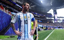 FIFA 'sắp đặt cho Argentina' hay đổ lỗi vì thất bại?
