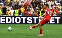 Tiền đạo Thụy Sĩ phát biểu bất ngờ khi sắp được đấu với thần tượng Messi
