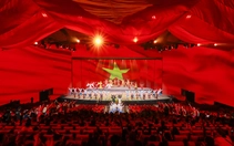 Đất nước thiên hùng ca và sức mạnh của những mega show