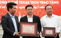 TP.HCM tiếp nhận kỷ vật, sơ đồ chôn liệt sĩ từ nhóm nghiên cứu của Mỹ