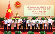 Hà Nội miễn nhiệm 11 Ủy viên UBND TP, có nhiều giám đốc sở