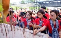 Đoàn cán bộ tuyên giáo, báo chí xuất bản TP.HCM thăm các địa chỉ đỏ, tặng quà ở Quảng Trị
