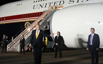 Nghi Iran âm mưu ám sát, mật vụ Mỹ bí mật đổi máy bay cho ông Trump