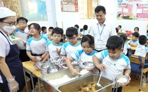 Thủ tướng yêu cầu công khai bữa ăn học sinh mỗi ngày, chấm dứt đùn đẩy trách nhiệm