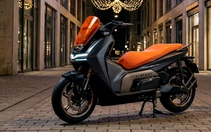 Chưa ra mắt Việt Nam, xe máy điện VinFast Rasad rục rịch ra nước ngoài, dễ là đối thủ của Honda ADV160