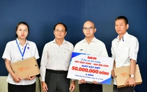 Trao suất học bổng đặc biệt đầu tiên 50 triệu đồng cho tân SV Quảng Trị trong tay chỉ có 3 triệu