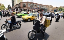 Iran phản ứng sau khi ông Trump nói Tehran đề nghị ngừng tấn công