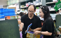 Phụ huynh 'săn' sách giáo khoa, nhà xuất bản nói sẽ in bổ sung 9 triệu bản từ 25-8