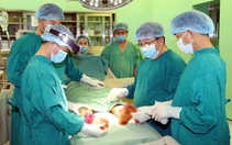 Công nhân gần đứt lìa hai chân do tai nạn lao động