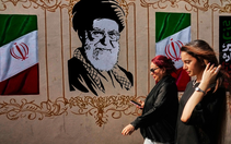 Iran dọa đáp trả 'tàn khốc' các đòn trừng phạt của Mỹ