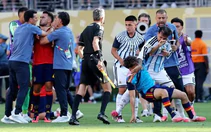 3 đồng đội của Messi bị FIFA phạt nặng vì ẩu đả ở chung kết World Cup 2026