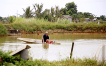 Kiểm điểm trách nhiệm chủ tịch xã và trưởng phòng kinh tế sau sai sót trả tiền hỗ trợ thiên tai