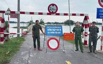 Hà Nội cấm nhiều tuyến đường vì ngập sâu do nước lũ các sông dâng cao, các xe di chuyển ra sao?