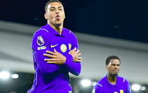 Chelsea thắng sát nút ở trận ra quân Premier League