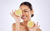 Có phải uống nhiều vitamin C chống được cảm lạnh?