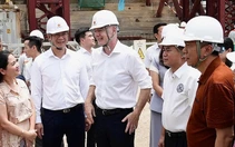 Chủ tịch FIFA thăm sân vận động 60.000 chỗ của PVF