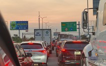 Giáo viên dạy lái xe 'mách nước' cách đo khoảng cách trên cao tốc để không bị phạt