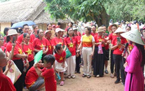 Người dân muôn phương về thăm quê Bác Hồ dịp Quốc khánh
