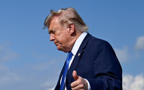 300 tài khoản của Tập đoàn Trump bị đóng để rà soát chống rửa tiền