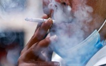 Chuyên gia: Cấm hút thuốc lá khi lái xe là hiển nhiên, nhưng chưa đủ
