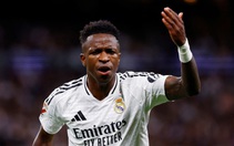 Nghe lời Mourinho, Vinicius 'quay xe' với Arsenal
