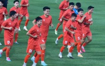 HLV Kim Sang Sik 'ưu ái' 4 cầu thủ trước trận Việt Nam - Campuchia