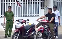 Tạm giữ hình sự người đàn ông đạp ngã chồng cũ của bạn gái