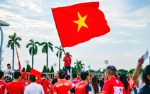 Cổ động viên 'mở hội' ở sân Mỹ Đình trước trận Việt Nam - Campuchia