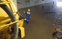 Hầm chui nút giao An Phú vẫn đang phong tỏa để bơm hút nước