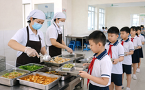 Thủ tướng: Chủ tịch tỉnh chịu trách nhiệm bữa ăn bán trú, không chọn nhà cung cấp vì giá rẻ