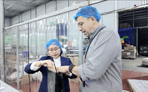 Startup Việt phát triển bao bì tự phân hủy từ bột ngô, bột sắn