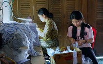 Bạn đọc giúp gần 80 triệu đồng cho tân SV 'xin hoãn học phí' và tân SV 'bán cà phê 10 tiếng'