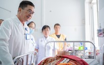 Người vợ trong vụ cây tét nhánh rơi trúng xe máy đường An Dương Vương đã tỉnh, tiếp xúc tốt