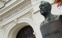 Năm nay tiền thưởng Giải Nobel tăng cao hơn