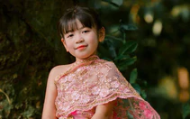 Giới trẻ đổ về Ao Bà Om thuê trang phục Khmer chụp ảnh sau khi ca sĩ Phương Mỹ Chi gây sốt