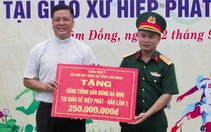 Quân khu 7 trao công trình thể thao gắn kết đồng bào dân tộc, tôn giáo