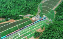 Tàu hàng đầu tiên chạy qua hầm Khe Nét an toàn