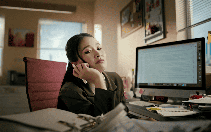Càng làm được việc, càng bị 'dí' thêm việc mà lương chẳng tăng, trọng dụng hay tận dụng?