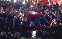 Từ đám đông vây ô tô ở Thái Nguyên đến vụ livestream tại bệnh viện: Đứng xem, quay clip thế nào có thể bị xử lý?