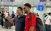 Xuân Son về đến Hà Nội, bắt đầu điều trị chấn thương