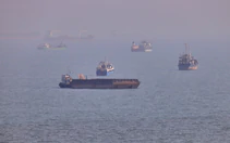 Mỹ hộ tống 40 tàu chở dầu qua eo biển Hormuz trong một ngày